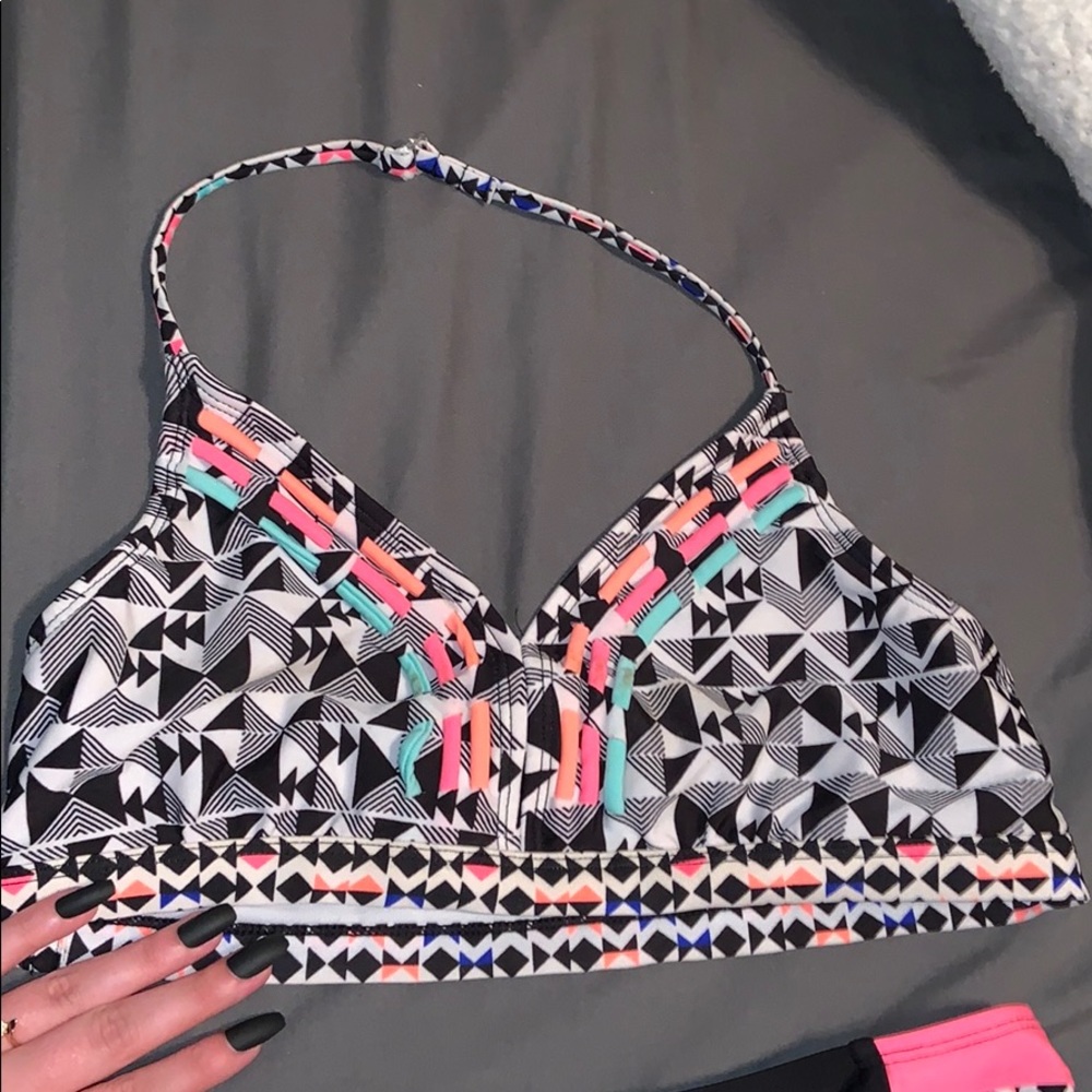 Aztec patten bikini - Picture 3 of 3